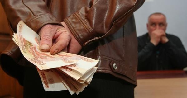 За взятку судье хотел вернуть водительские права мужчина на Ставрополье